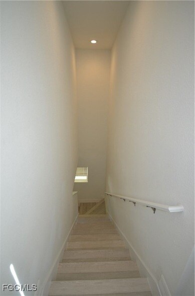 Building Photo - 272 Pelton Cir