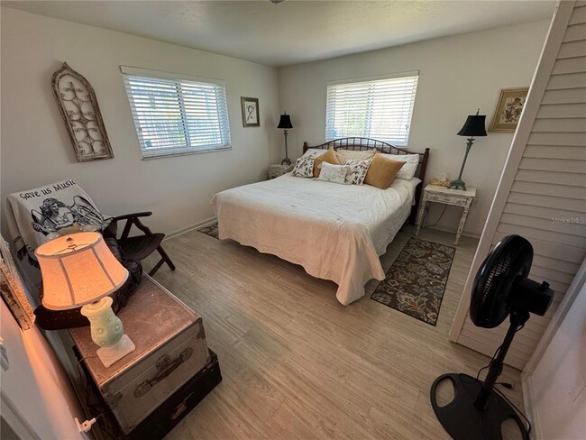 Building Photo - 1335 Cambridge Dr