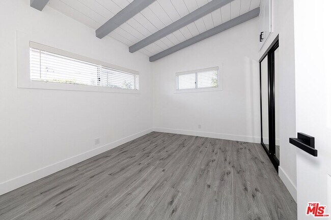 Building Photo - 11132 Montecito Dr