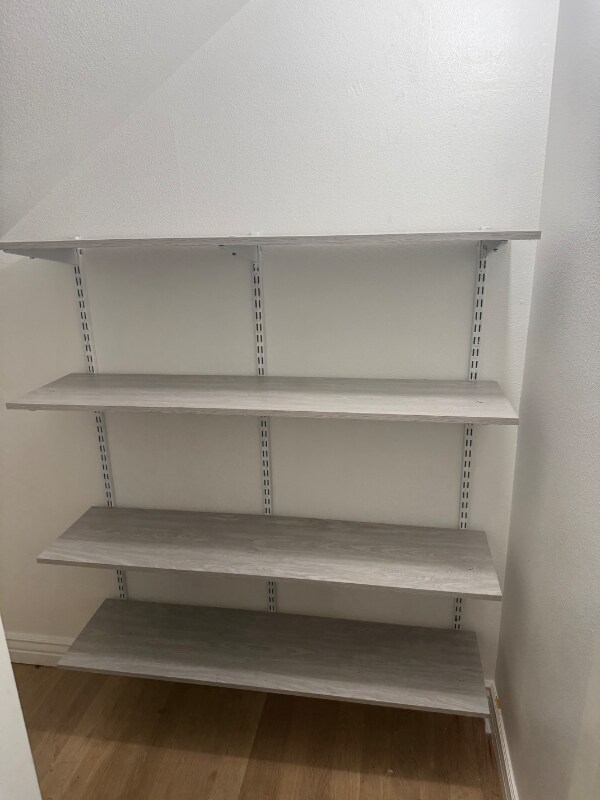 Building Photo - 15053 Victory Blvd