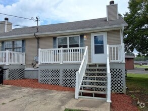 Building Photo - Cozy 2 Bed 1.5 Bath Duplex