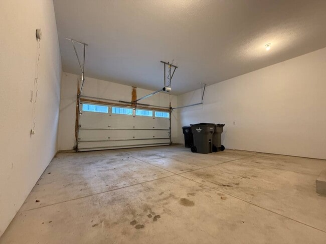 Building Photo - Beautiful 4BR/3.5BA Home in Granger – Spacious & Updated!