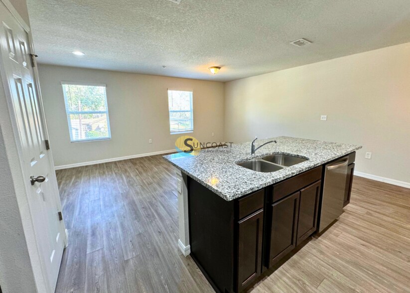 Building Photo - 6461 Sweetbay Ln