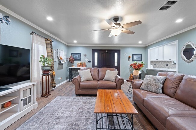 Building Photo - 115 Gyna Dr