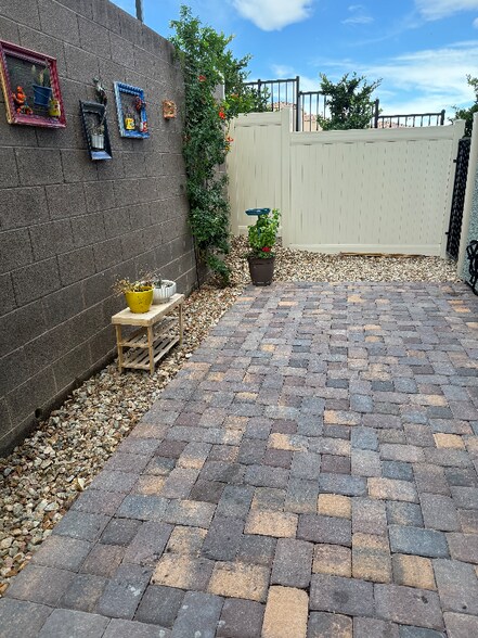 Building Photo - 6831 Truffle Gray St