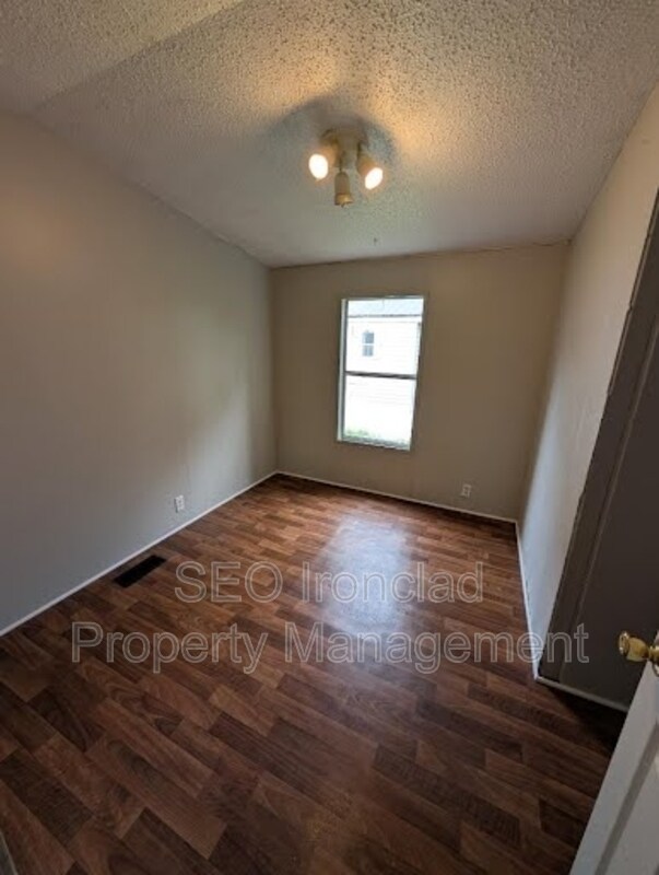 Building Photo - 515 Orme Ave