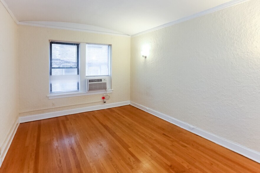 Building Photo - 541 W Arlington Pl