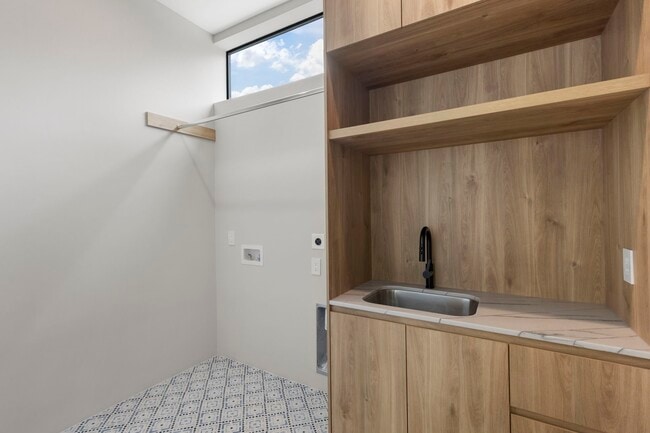 Building Photo - 51 Huntsmans Horn Cir