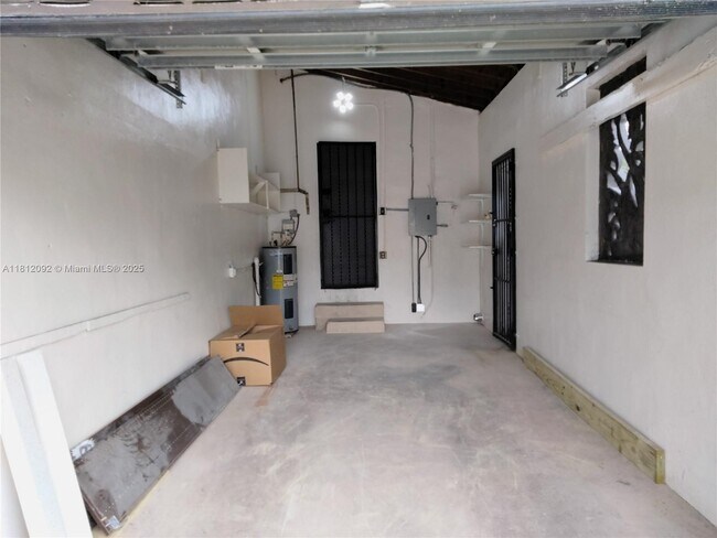 Building Photo - 940 NW 47th St