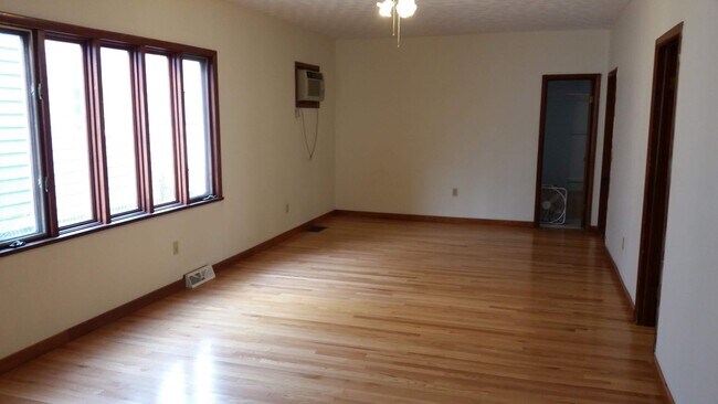 Building Photo - 416 Hamilton St