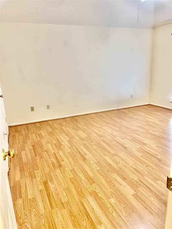 Building Photo - 2017 Castle Dr