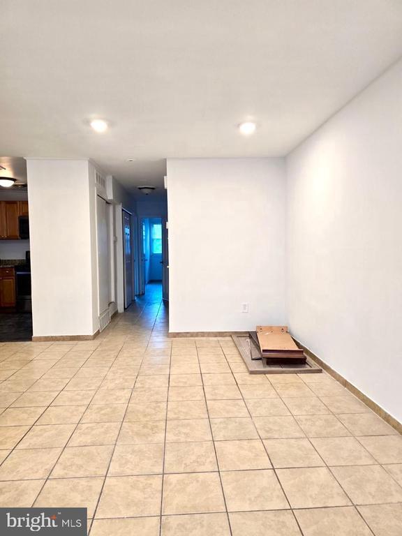 Building Photo - 9400 Fairgreen Ln