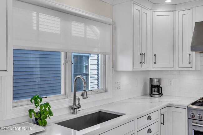 Building Photo - 550 Whiting Ave