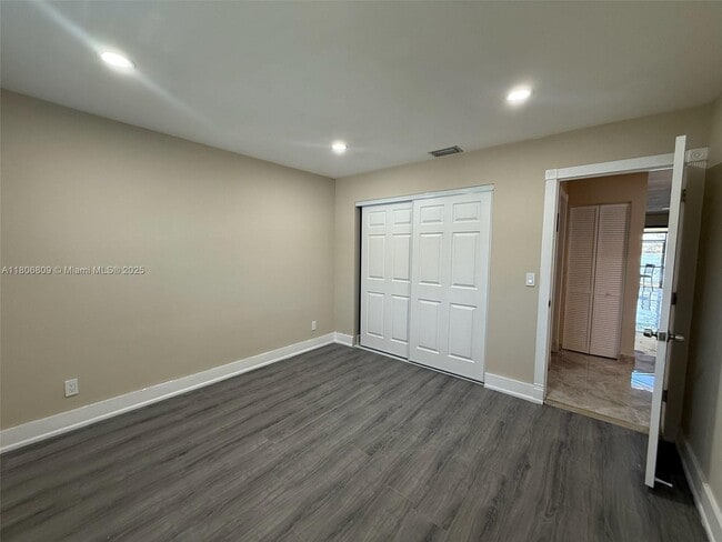 Building Photo - 2701 SW 58th Manor