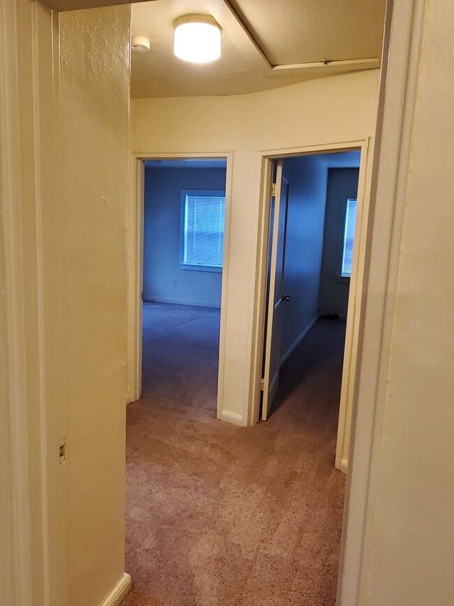 Building Photo - Elizabeth Park