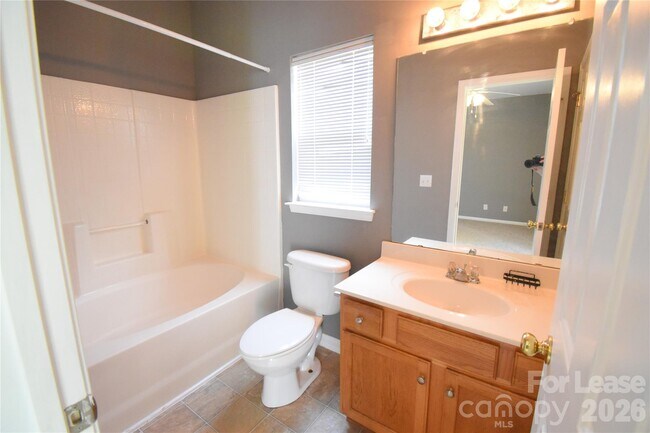 Building Photo - 2849 Summergrove Ct