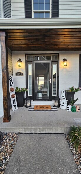 Entry way - 1456 Dale Dr