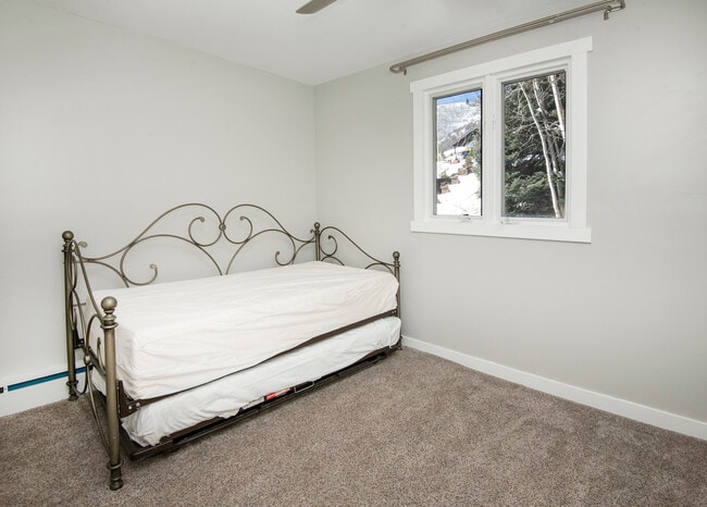 Building Photo - 2448 Garmisch Dr