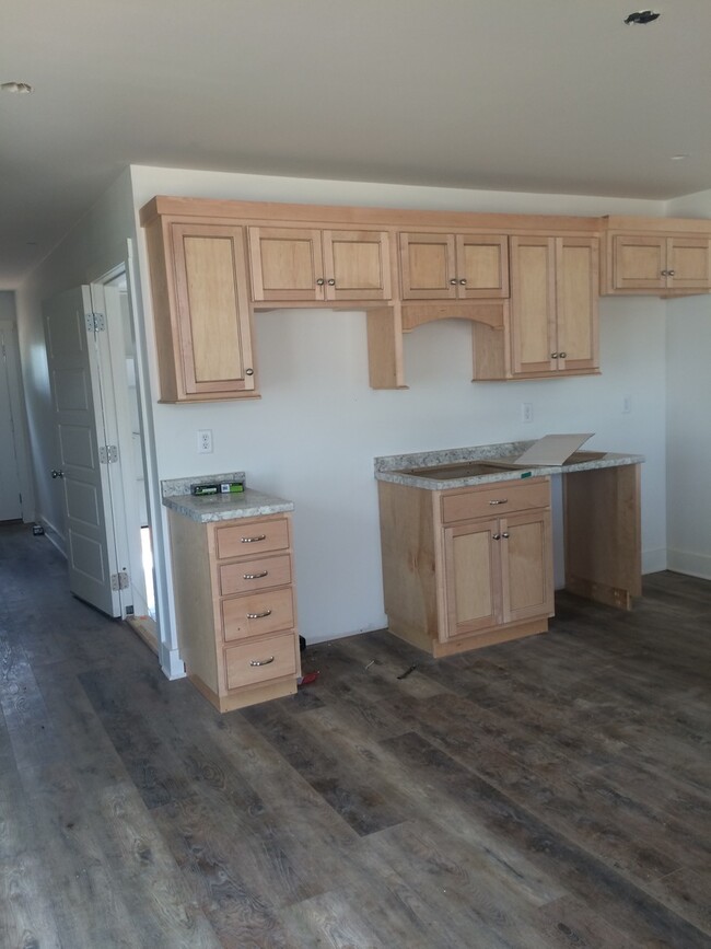 Building Photo - 1138 Kenton St