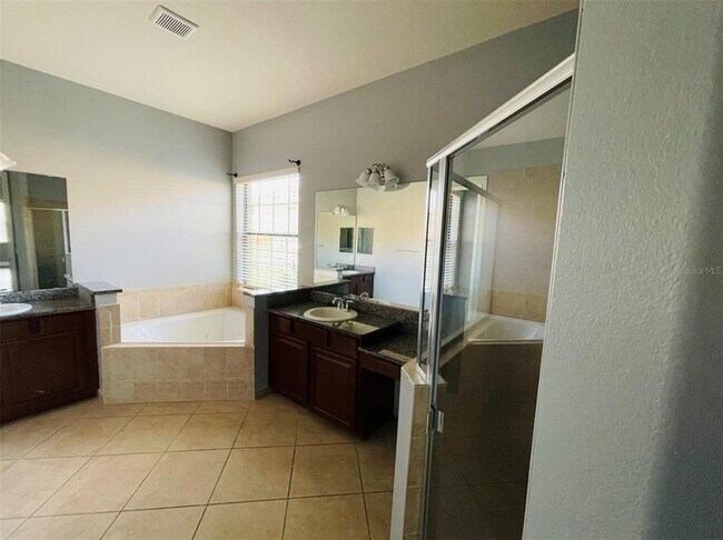 Building Photo - 10802 Willow Ridge Loop
