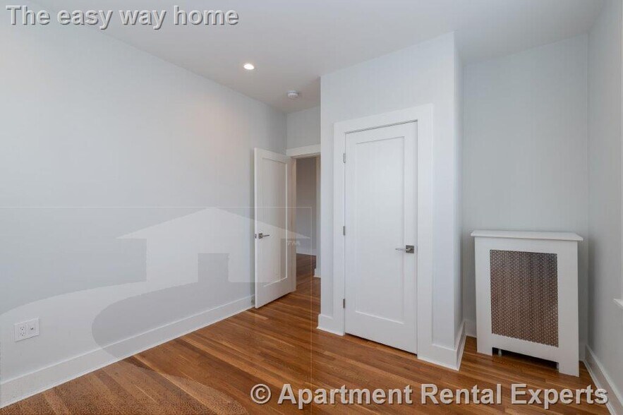 Building Photo - 18 Forest St