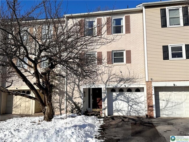 Building Photo - 8315 Countryside Ln