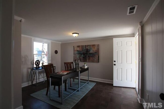 Building Photo - Updated single-family home in downtown Raleigh