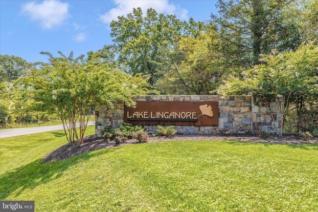 Building Photo - 6976 Meadowpoint Terrace