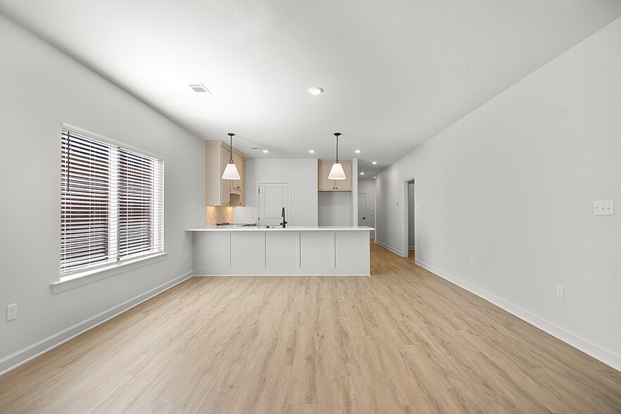 Building Photo - 13410 Teton Dr