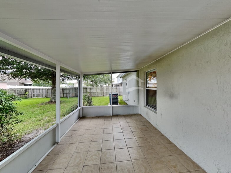 Building Photo - 7242 Oxfordshire Ave