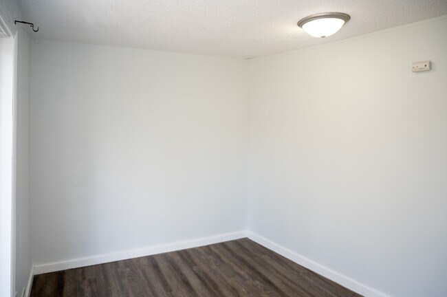 Building Photo - 3244 Marion Rd SE