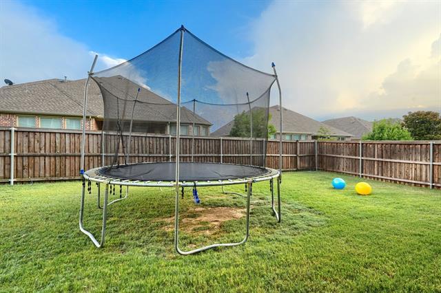 Building Photo - 949 Byron St