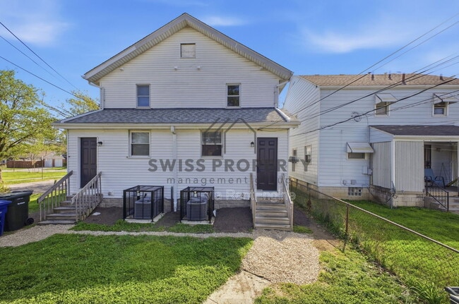 Building Photo - 417 S Huron Ave