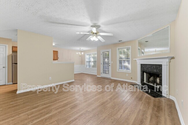 Building Photo - 2088 Manhattan Pkwy