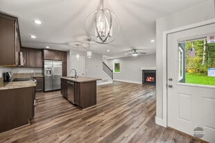 Building Photo - 1501 N Sunny Hill Cir