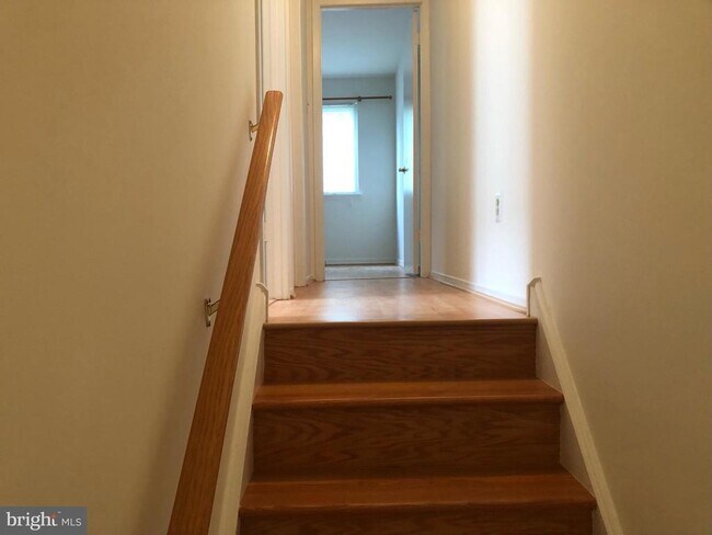 Building Photo - 9244 Jamison Ave