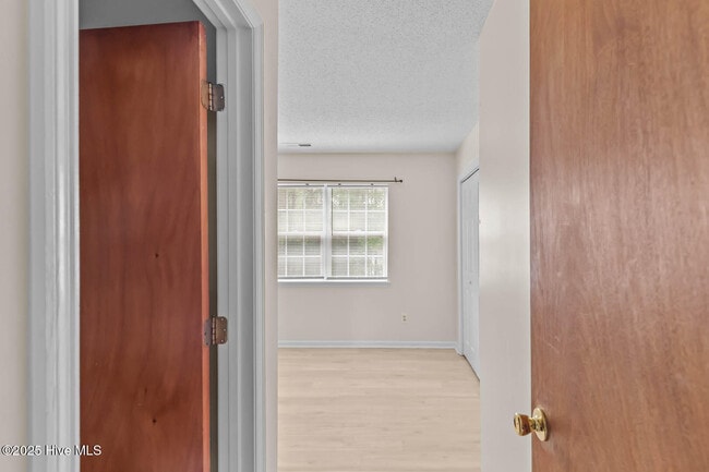 Building Photo - 1144 Pueblo Dr
