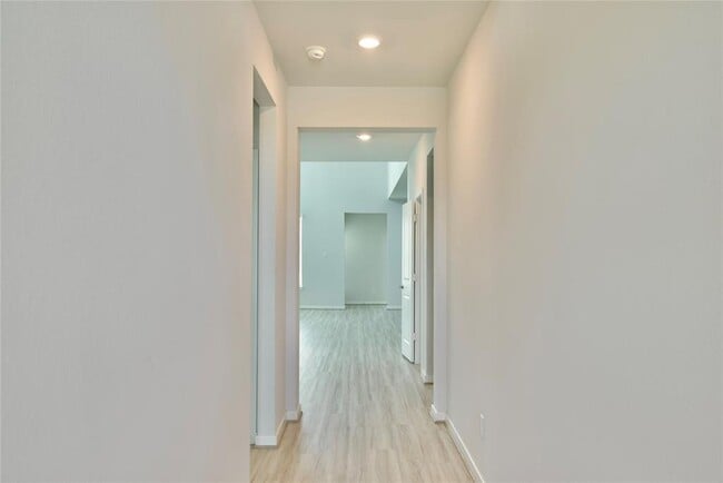 Building Photo - 8475 Harrington Grv Trl