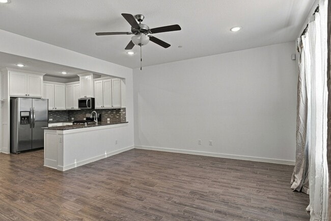 Building Photo - 3958 Sukay Dr