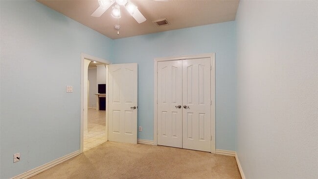 Building Photo - 5909 Sawyer Dr