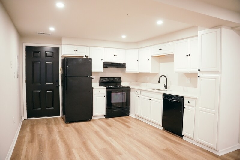 Building Photo - 916 W Lombard St