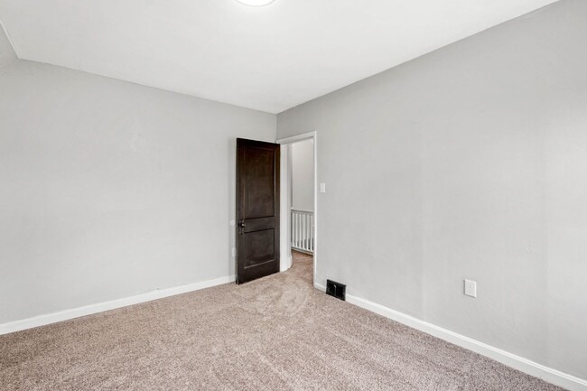 Building Photo - Updated 3 Bedroom home in Carrick availabl...