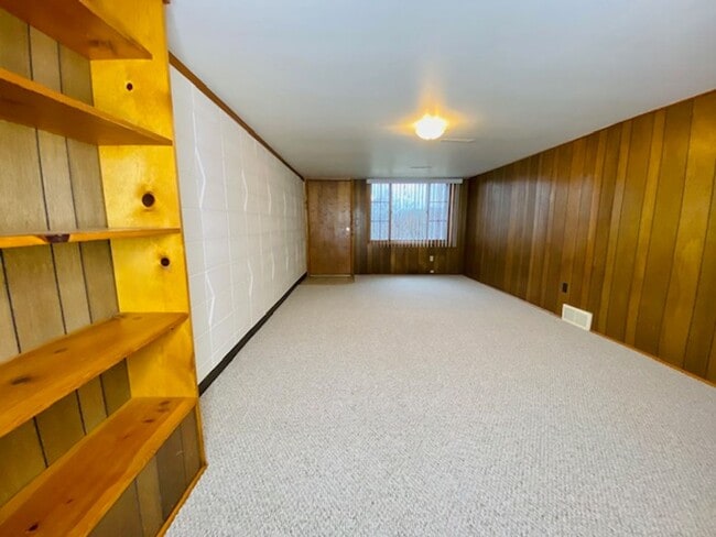 Building Photo - 3037 Humboldt Rd