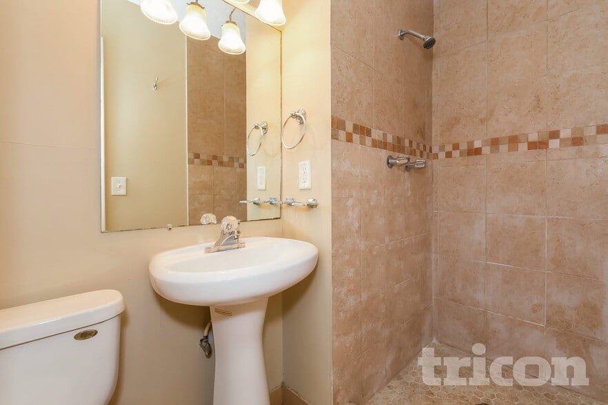 Building Photo - 4273 Ipwich Ct SW