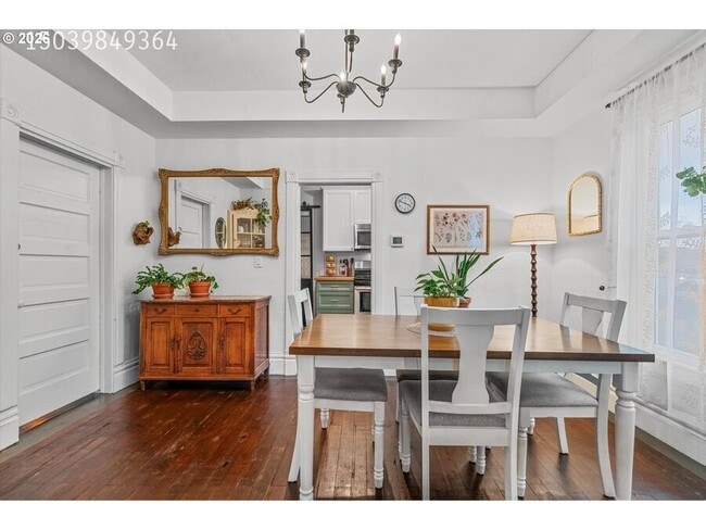 Building Photo - 310 N School St