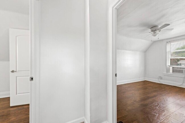 Building Photo - 4200 Homer Ave