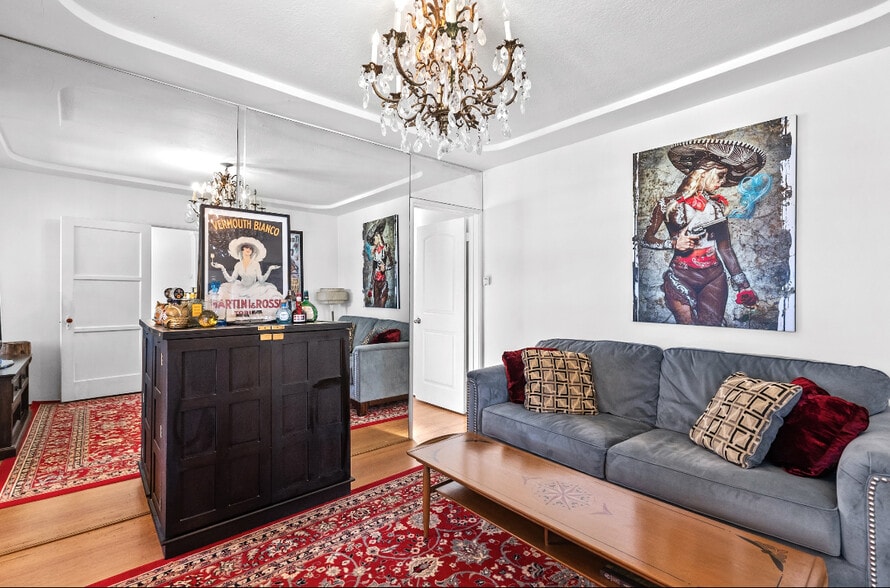 Building Photo - 9101 La Salle Ave