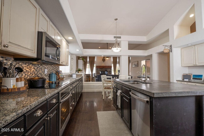 Building Photo - 4649 E Acoma Dr