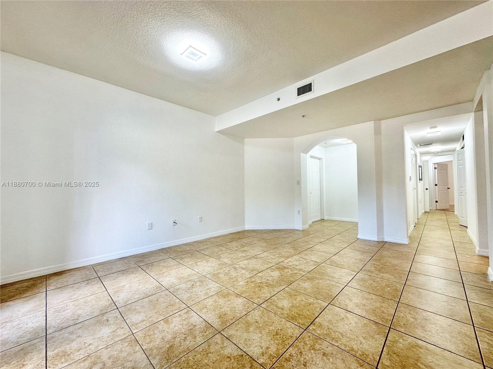 Building Photo - 10870 NW 88th Ter