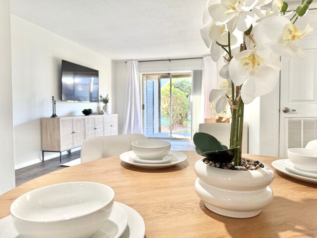 Building Photo - The Waypoint